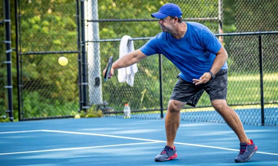Chinh phục pickleball: Cách để có cú volley và smash hiệu quả- Ảnh 1. Chinh phục pickleball: Cách để có cú volley và smash hiệu quả- Ảnh 1.